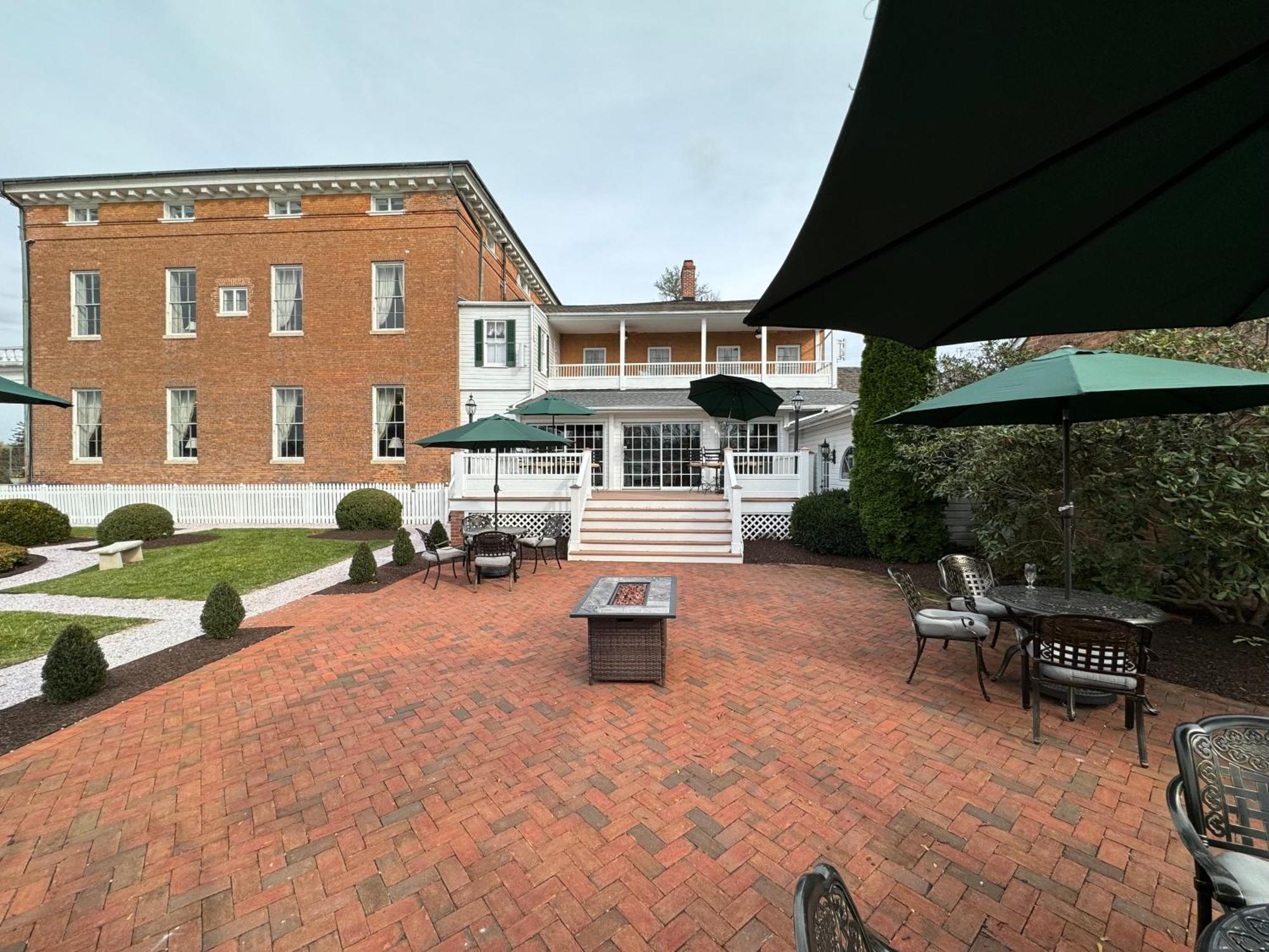 Отель Antrim 1844 Taneytown Экстерьер фото