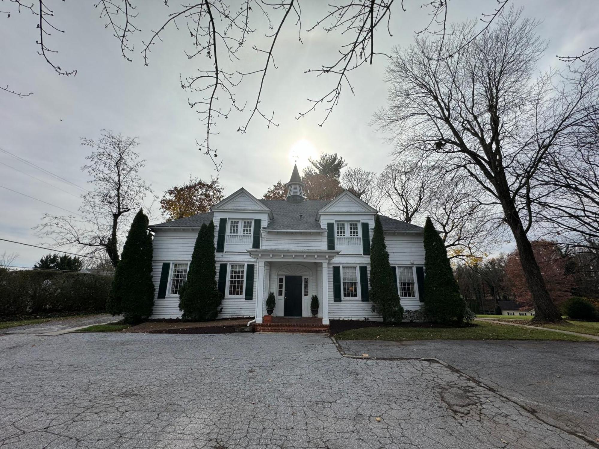 Отель Antrim 1844 Taneytown Экстерьер фото